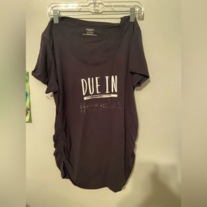 Due in November maternity tee